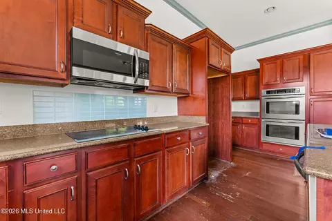 Kitchen - 3558 Williams Brooke Ln, Hernando, MS 38632 photo 3 of 4