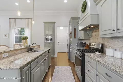Kitchen - 242 Stonebridge Blvd, Brandon, MS 39042 photo 3 of 3