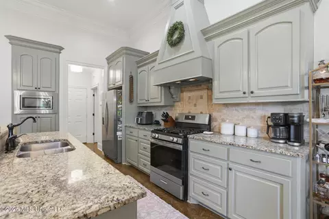 Kitchen - 242 Stonebridge Blvd, Brandon, MS 39042 photo 2 of 3