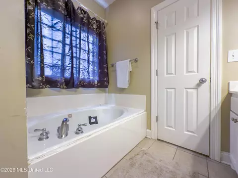 Bath - 107 Copper Ridge Ln, Florence, MS 39073 photo 2 of 5