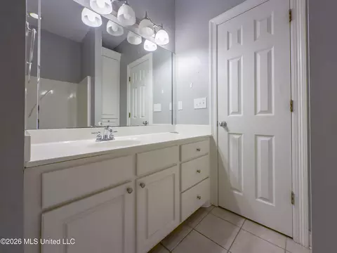 Bath - 107 Copper Ridge Ln, Florence, MS 39073 photo 4 of 5