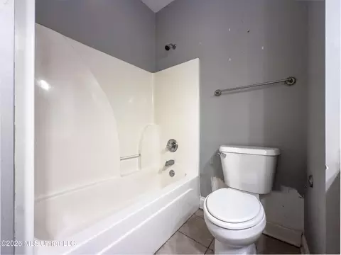 Bath - 107 Copper Ridge Ln, Florence, MS 39073 photo 5 of 5