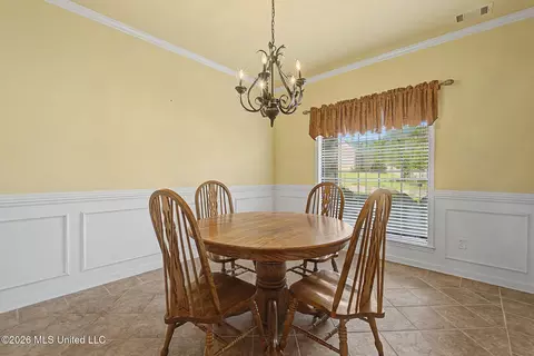 Dining - 932 Gates St, Hernando, MS 38632 photo 1 of 2