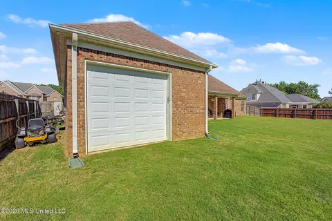 Exterior - 932 Gates St, Hernando, MS 38632 photo 8 of 8