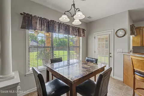 Dining - 932 Gates St, Hernando, MS 38632 photo 2 of 2