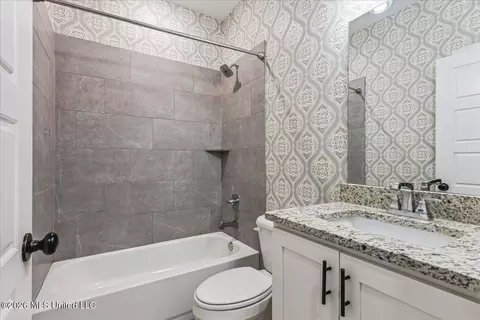 Bath - 2150 Watson Vw, Nesbit, MS 38651 photo 3 of 3
