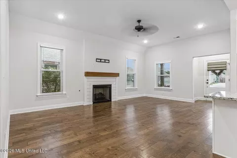 Living - 2150 Watson Vw, Nesbit, MS 38651 photo 2 of 2
