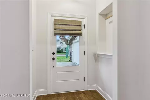 Entry Way - 2150 Watson Vw, Nesbit, MS 38651 photo 2 of 6