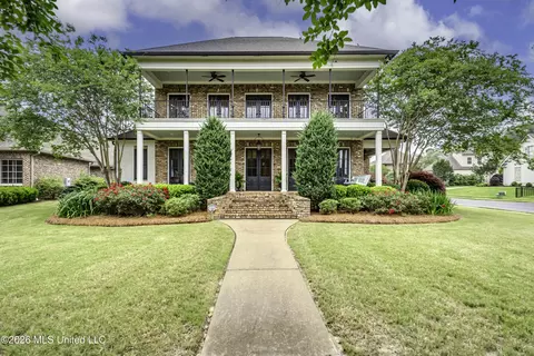 100 Arbor Lndg, Brandon, MS 39047