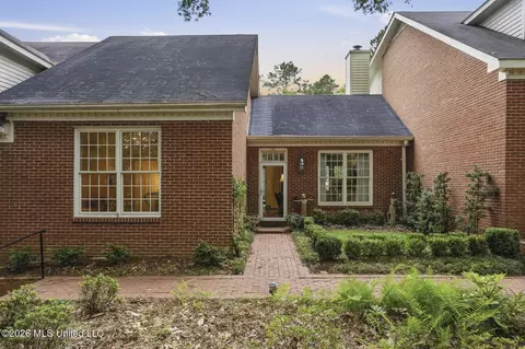 243 Eastbrooke St, Jackson, MS 39216