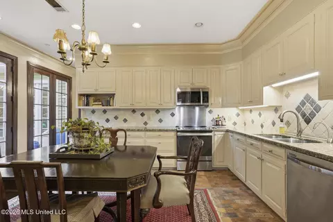 Kitchen - 243 Eastbrooke St, Jackson, MS 39216 photo 4 of 6