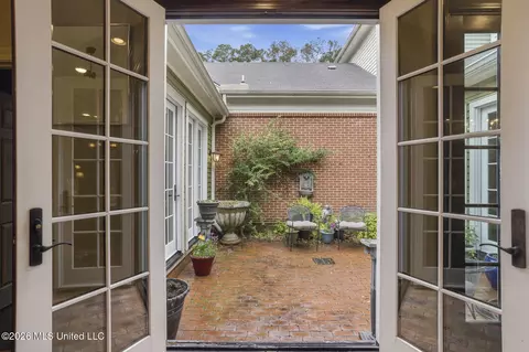 Exterior - 243 Eastbrooke St, Jackson, MS 39216 photo 5 of 8