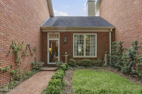 Exterior - 243 Eastbrooke St, Jackson, MS 39216 photo 4 of 8