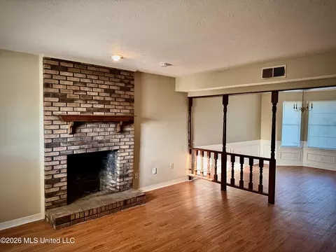 Living - 11011102 Jamestown Way, Jackson, MS 39211 photo 1 of 4