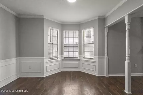 Living - 11011102 Jamestown Way, Jackson, MS 39211 photo 4 of 4
