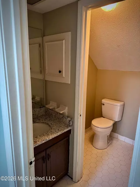 Bath - 11011102 Jamestown Way, Jackson, MS 39211 photo 3 of 5