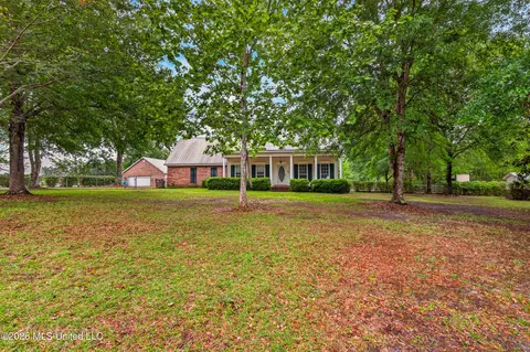 11493 White Star Rd, Biloxi, MS 39532