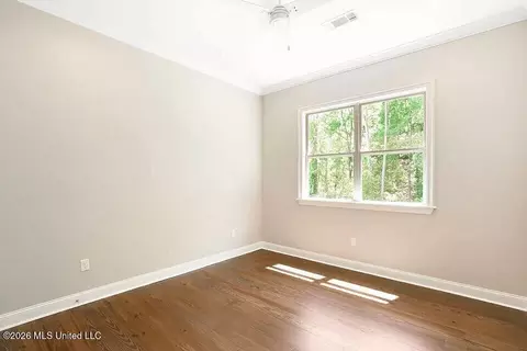 Bedroom - 276 Harris Cir, Madison, MS 39110 photo 6 of 10