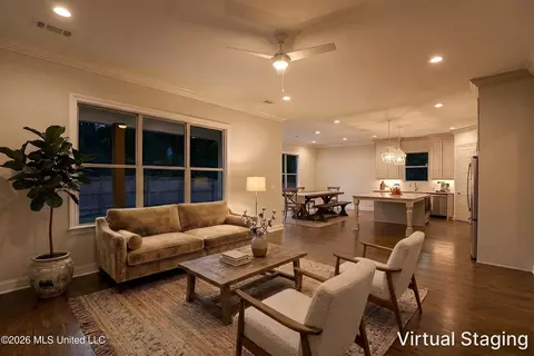 Living - 276 Harris Cir, Madison, MS 39110 photo 2 of 7