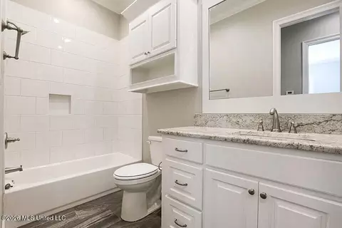 Bath - 276 Harris Cir, Madison, MS 39110 photo 3 of 4