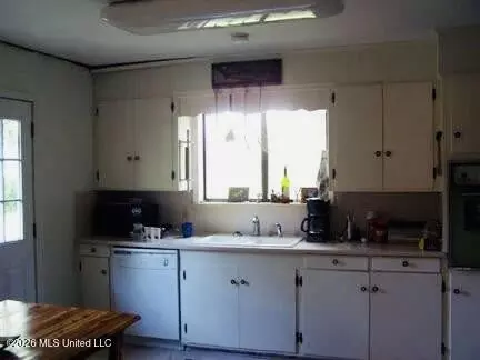 Kitchen - 415 Wilson Dr, Mccomb, MS 39648 photo 1 of 1