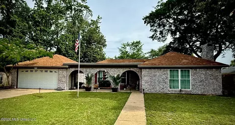 206 Boggs Cir, Long Beach, MS 39560