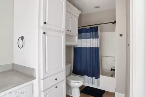 Bath - 124 Pine Oak Ln, Florence, MS 39073 photo 1 of 6