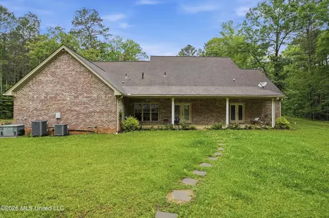 Exterior - 124 Pine Oak Ln, Florence, MS 39073 photo 5 of 7