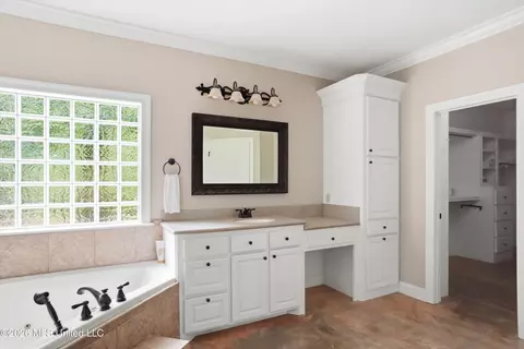 Bath - 124 Pine Oak Ln, Florence, MS 39073 photo 5 of 6