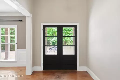Entry Way - 124 Pine Oak Ln, Florence, MS 39073 photo 2 of 5