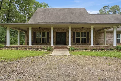124 Pine Oak Ln, Florence, MS 39073