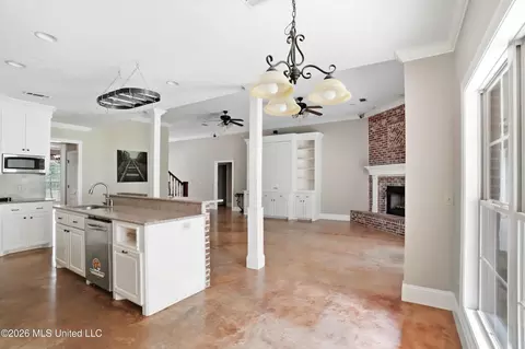 Entry Way - 124 Pine Oak Ln, Florence, MS 39073 photo 5 of 5