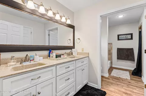 Bath - 6759 Trinity Dr, Hernando, MS 38632 photo 1 of 3