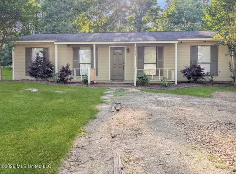 7335 Gary Rd, Byram, MS 39272