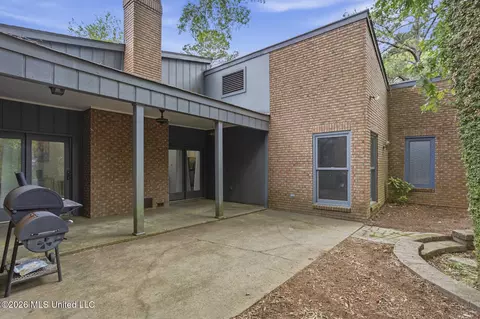 Exterior - 5422 River Thames Rd, Jackson, MS 39211 photo 4 of 6