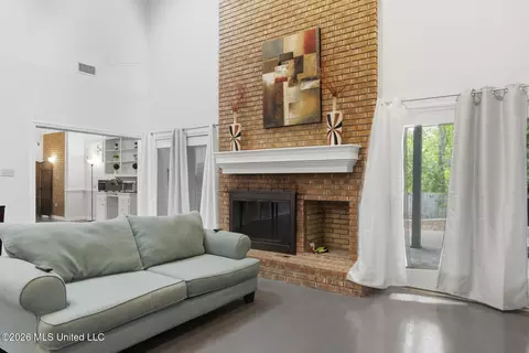 Living - 5422 River Thames Rd, Jackson, MS 39211 photo 2 of 2