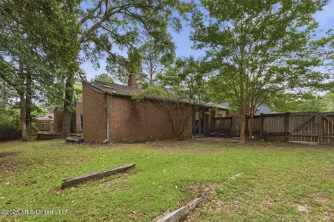 Exterior - 5422 River Thames Rd, Jackson, MS 39211 photo 6 of 6