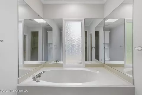 Bath - 5422 River Thames Rd, Jackson, MS 39211 photo 1 of 5