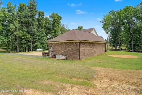 Exterior - 5665 Mcingvale Rd, Hernando, MS 38632 photo 11 of 12