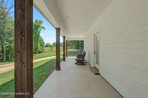 Exterior - 5665 Mcingvale Rd, Hernando, MS 38632 photo 6 of 12