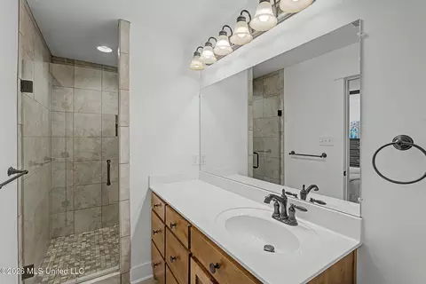 Bath - 5665 Mcingvale Rd, Hernando, MS 38632 photo 5 of 5