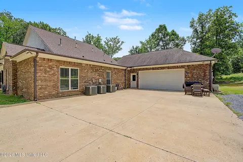 Exterior - 5665 Mcingvale Rd, Hernando, MS 38632 photo 8 of 12