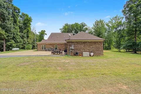 Exterior - 5665 Mcingvale Rd, Hernando, MS 38632 photo 10 of 12