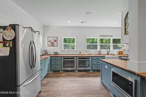 Kitchen - 5665 Mcingvale Rd, Hernando, MS 38632 photo 2 of 4