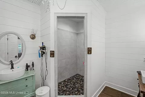 Bath - 5665 Mcingvale Rd, Hernando, MS 38632 photo 3 of 5