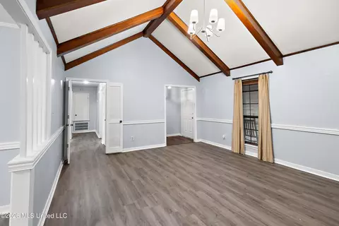 Living - 548 Vineland Dr, Jackson, MS 39212 photo 2 of 3