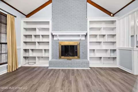 Living - 548 Vineland Dr, Jackson, MS 39212 photo 3 of 3