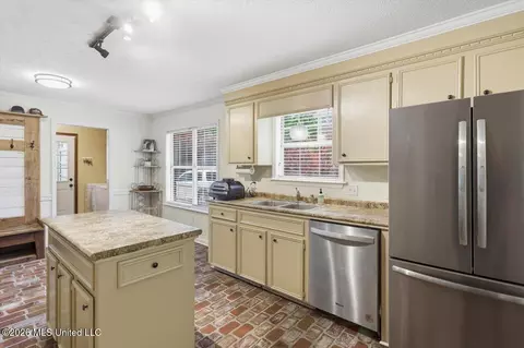 Entry Way - 602 Treeline Dr, Brandon, MS 39042 photo 2 of 3