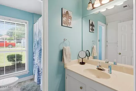 Bath - 602 Treeline Dr, Brandon, MS 39042 photo 3 of 3