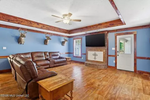 Living - 602 Treeline Dr, Brandon, MS 39042 photo 1 of 4
